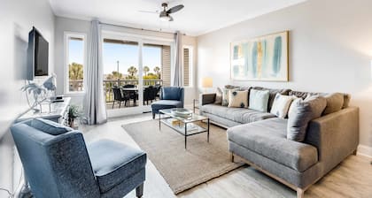 Renovated, ocean view condo w/ lovely porch - across the street from the beach