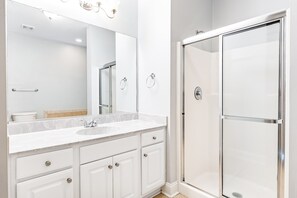 Shower, towels, shampoo