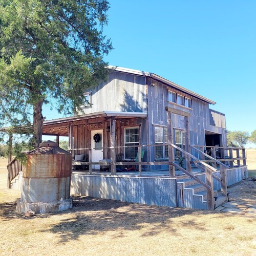 Modern Ranch Bungalow Near Roundtop w/ Pond