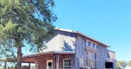 Modern Ranch Bungalow Near Roundtop w/ Pond