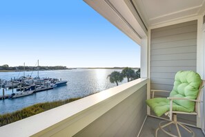 Property grounds - Waterfront gem with pool & amazing lanai view - near the beach, marina, & dining (Folly Beach)