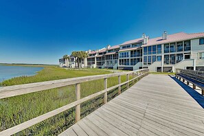Terrace/patio - Waterfront gem with pool & amazing lanai view - near the beach, marina, & dining (Folly Beach)