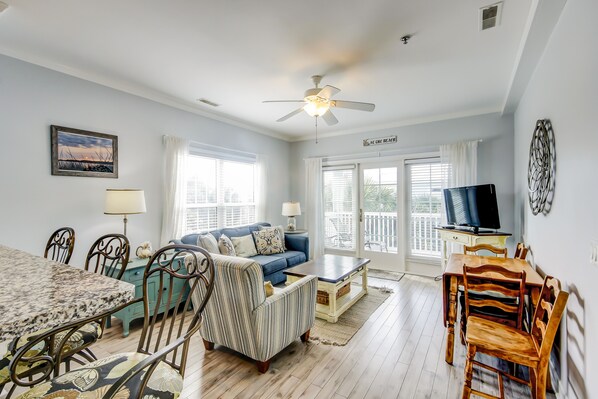 Televisión y oficina 