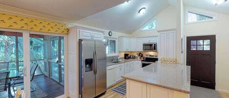 Frigorífic, microones, forn i placa de cuina