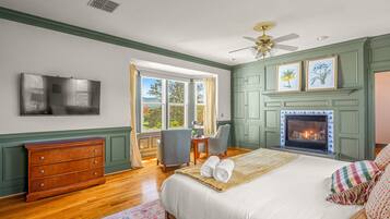 6 bedrooms, iron/ironing board, travel crib, free WiFi