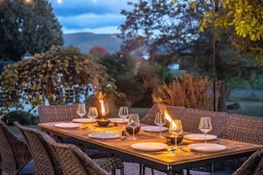 Outdoor dining - Picturesque and Private near Massanutten, Sleeps 20 (Elkton)