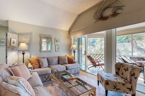 TV, DVD player, escritórios