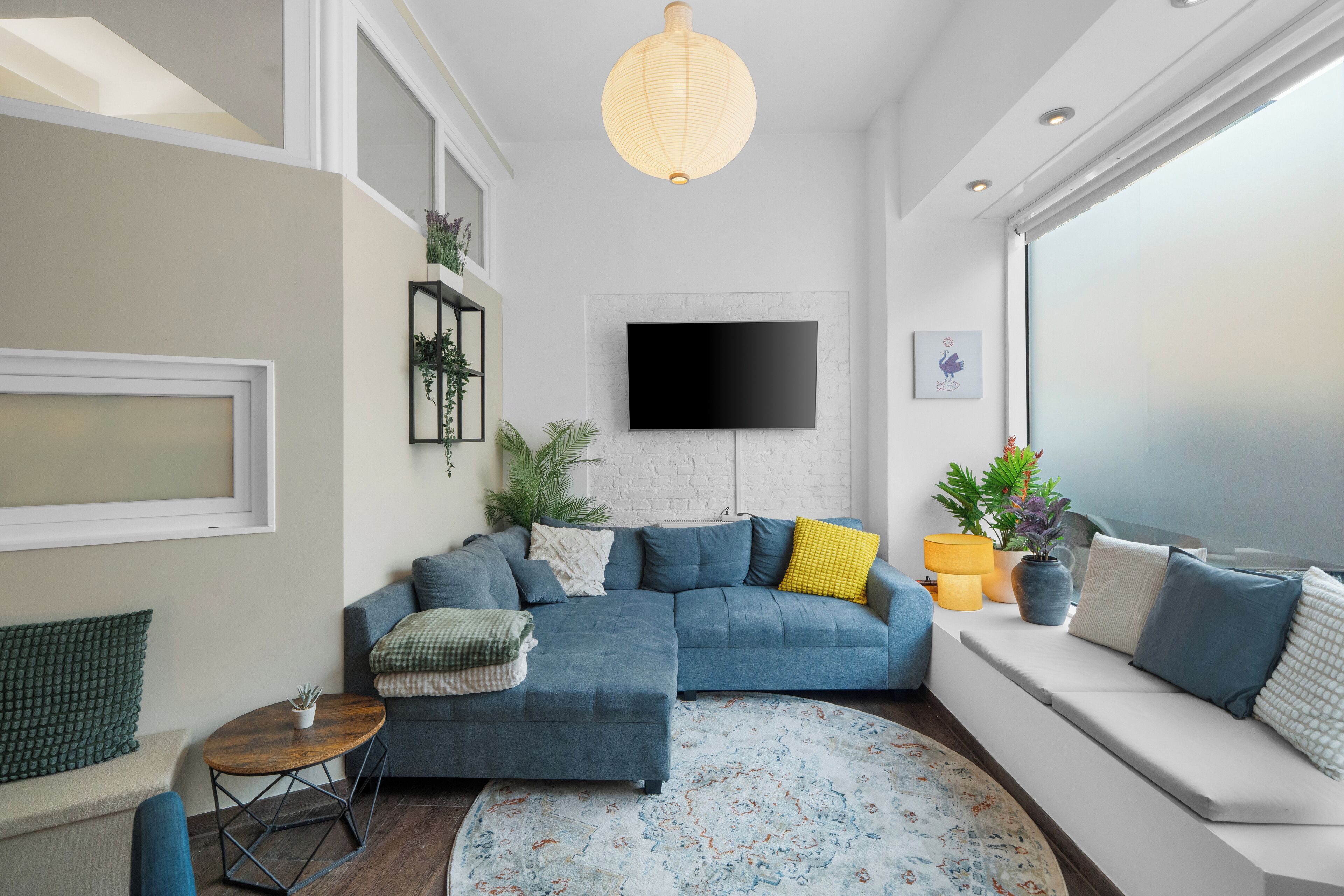 Smart-TV, Bücher, Stereoanlage