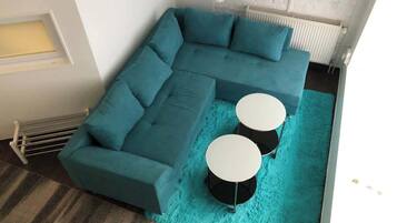 Smart TV, books, stereo