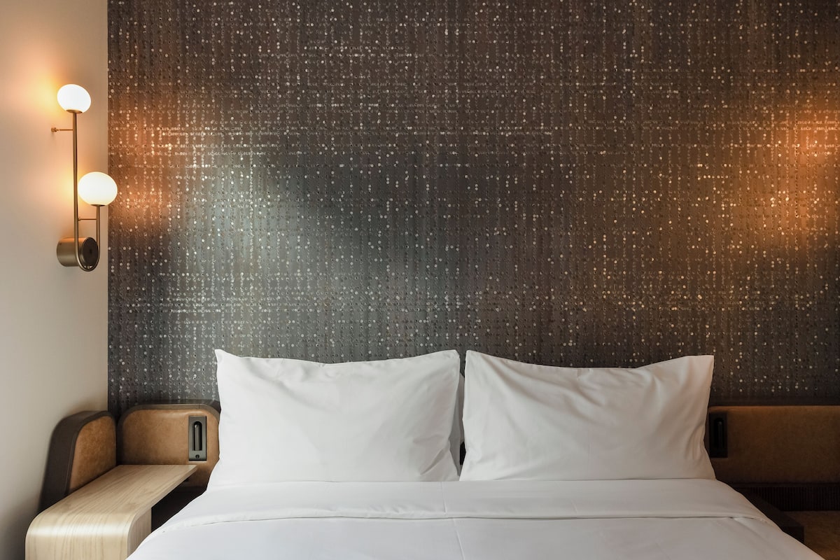 In-room safe, laptop workspace, blackout curtains, free WiFi