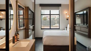 In-room safe, laptop workspace, blackout drapes, free WiFi