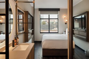 In-room safe, laptop workspace, blackout drapes, free WiFi