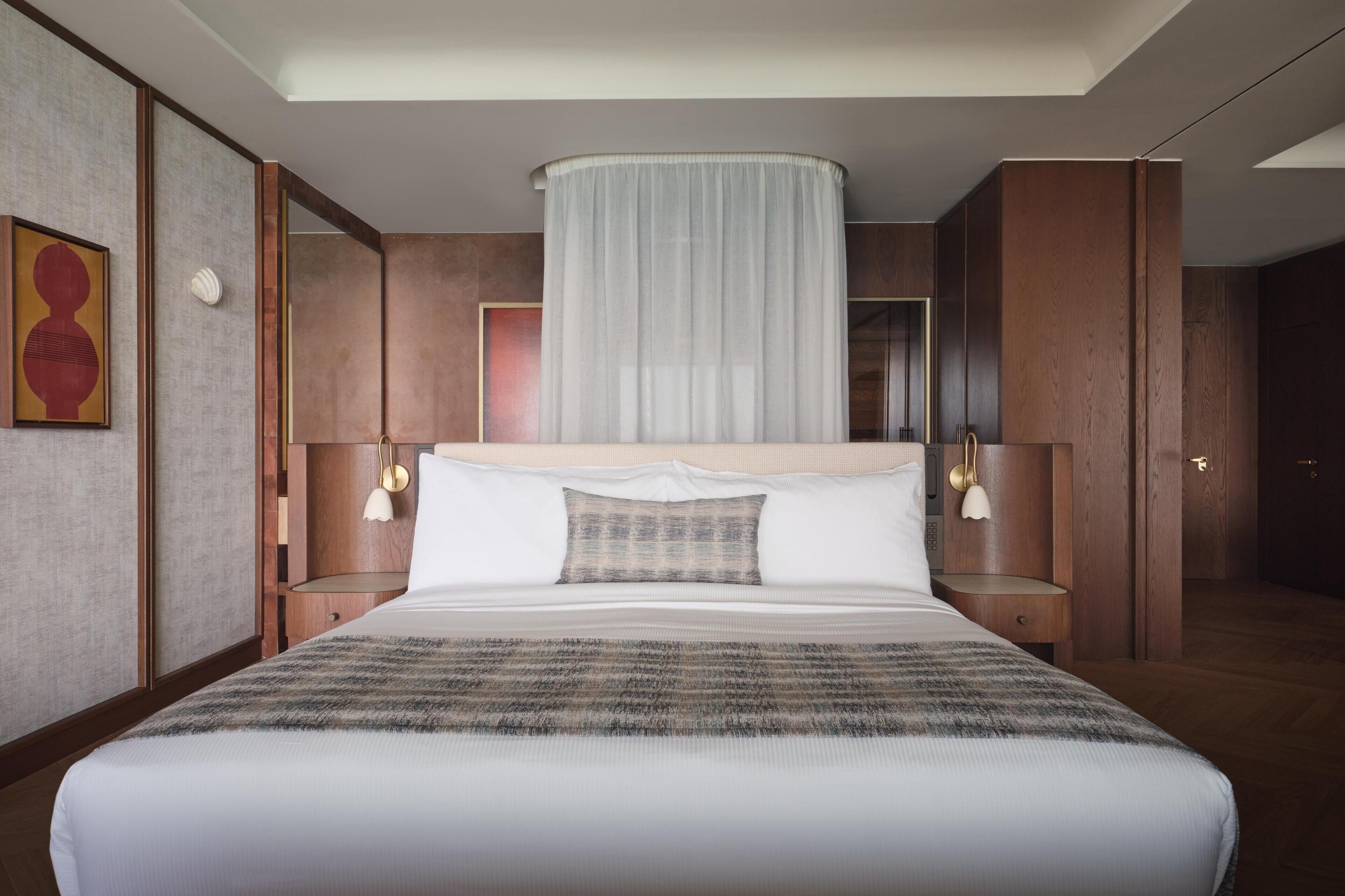 Presidentiële suite, 1 kingsize bed met slaapbank (View, Pool) | Een minibar, een kluis op de kamer, individueel gedecoreerd