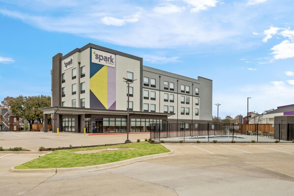 Exterior - Spark By Hilton Garland Dallas East (Garland)