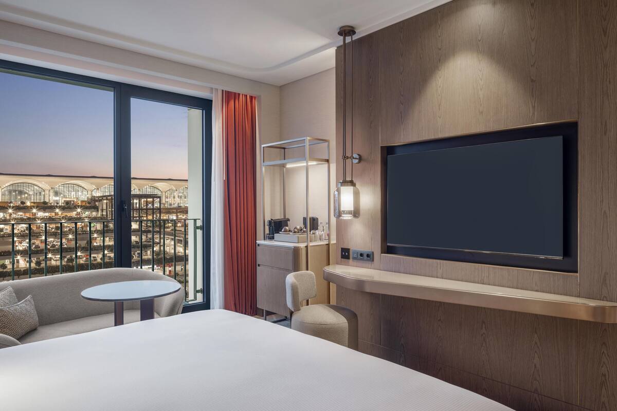 In-room safe, blackout curtains, iron/ironing board, free WiFi