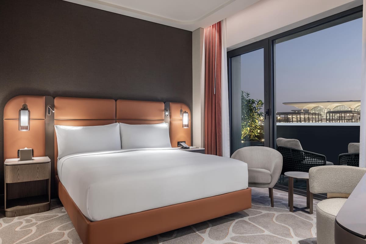 Suite, 1 chambre, terrasse | Coffres-forts dans les chambres, rideaux occultants