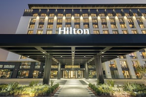 Exterior - Hilton Istanbul Airport (Arnavutköy)