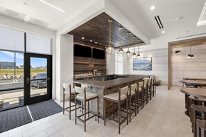 Restaurant - Home2 Suites by Hilton Ontario Airport (Ontario)