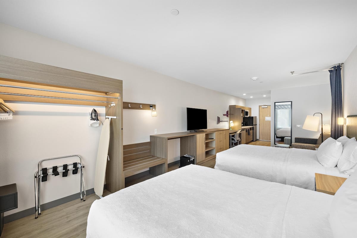 In-room safe, desk, laptop workspace, blackout drapes