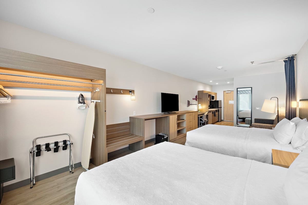 In-room safe, desk, laptop workspace, blackout drapes