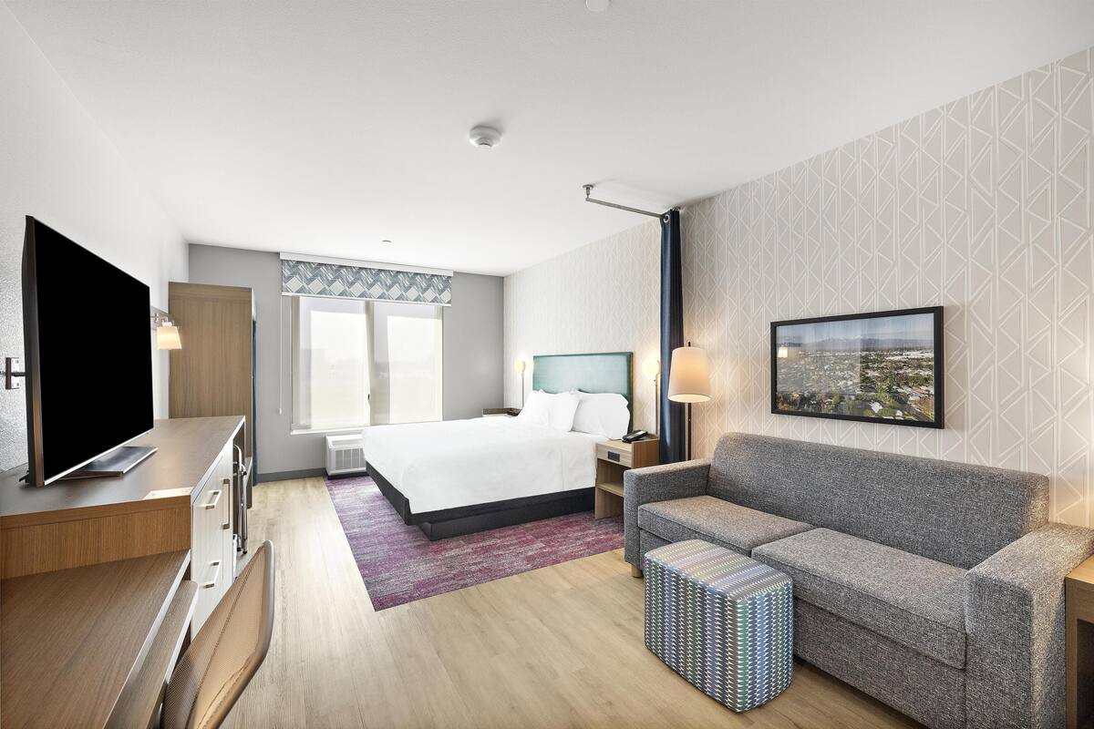 In-room safe, desk, laptop workspace, blackout drapes