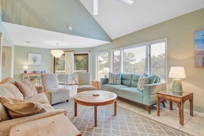 TV, DVD player, offices - Villa with screened porch & ocean views - just across the street from the beach (Seabrook Island)