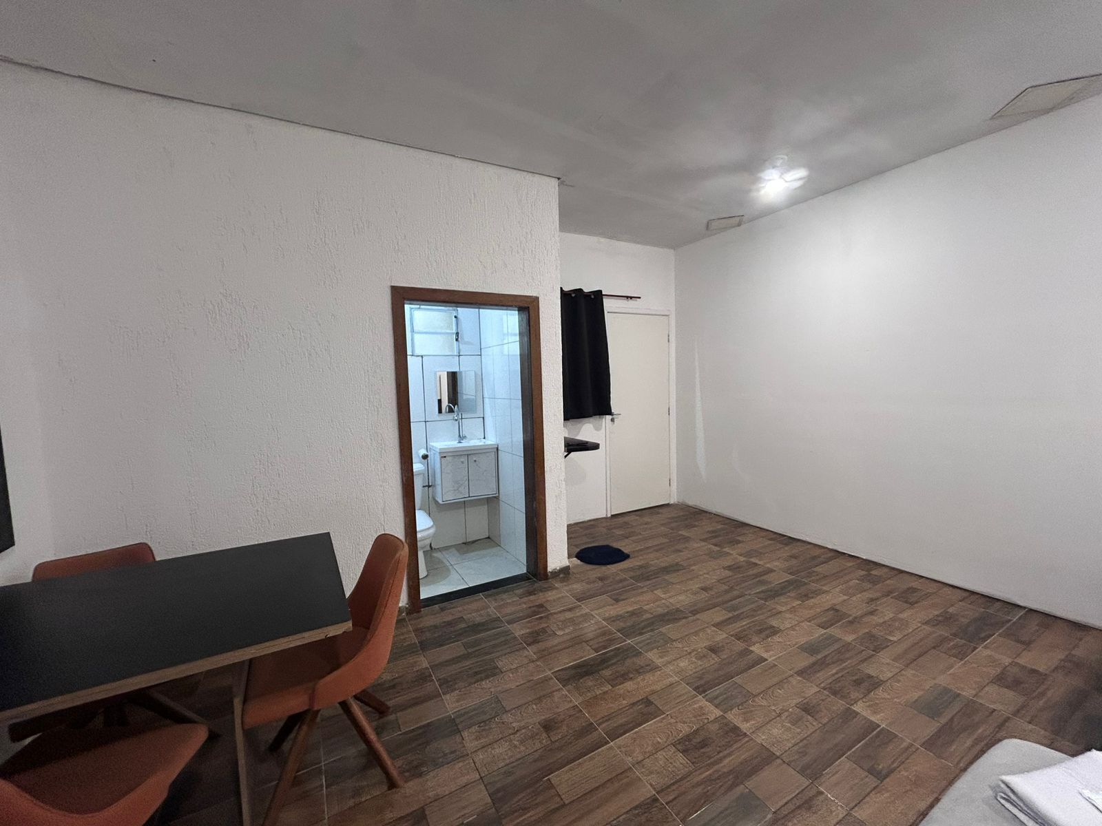 Basic Studio | Free WiFi