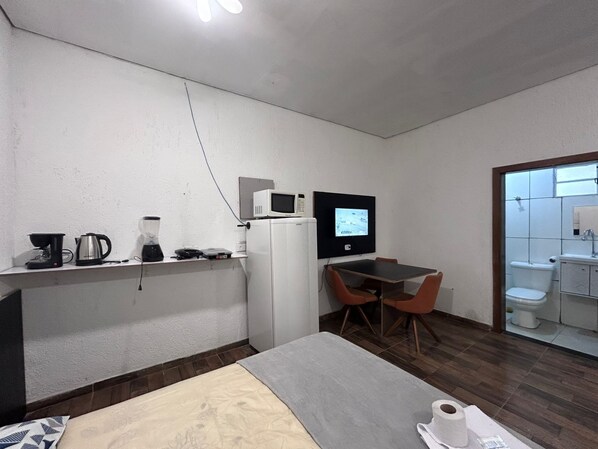 Basic Studio | Free WiFi
