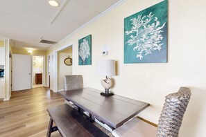 Dining - Newly Remodeled Oceanfront 'Folly Drifter' w/ Beach Access & Private Deck (Folly Beach)