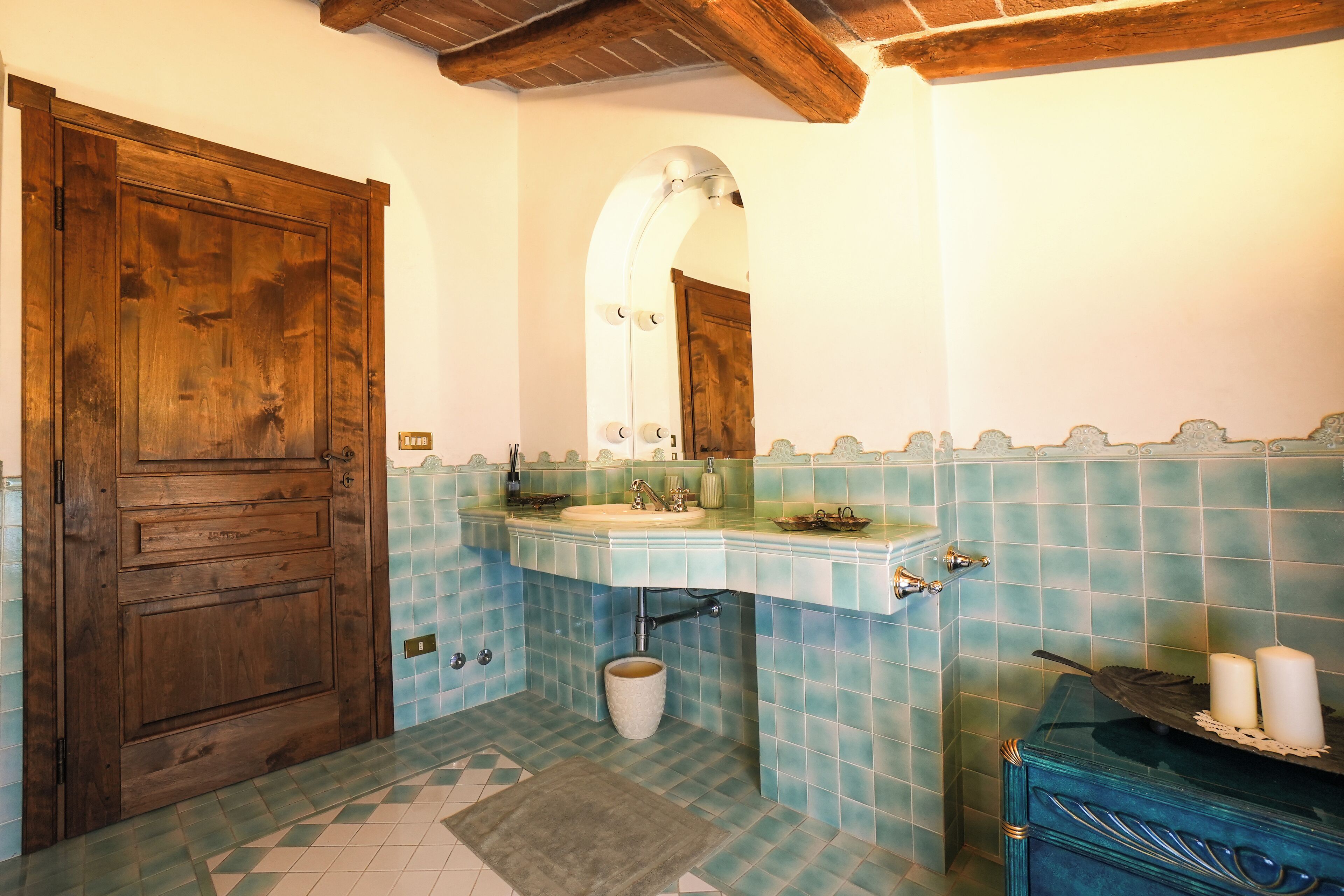 Shower, jetted tub, hair dryer, bidet