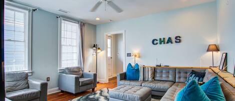 Télévision, chaîne hi-fi, espaces bureaux