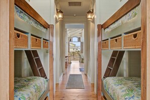 5 bedrooms, iron/ironing board, WiFi, bed sheets