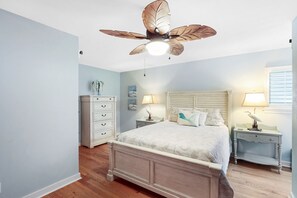 4 slaapkamers, een strijkplank/strijkijzer, wifi, beddengoed