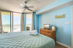 3 bedrooms, iron/ironing board, WiFi, bed sheets - Oceanfront, first-floor villa w/large balcony & shared pool - near the beach (Folly Beach)