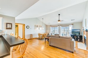 TV, offices - Oceanfront home with private beach access, screened porch & large deck (Folly Beach)