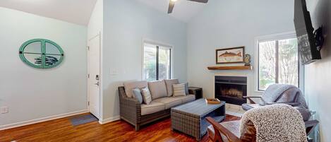 TV, peis og kontorer