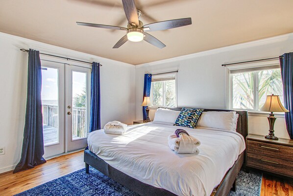 4 bedrooms, iron/ironing board, WiFi