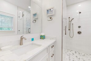 Shower, towels, shampoo