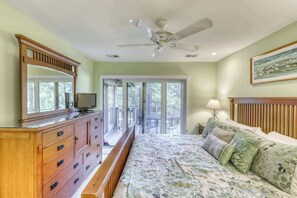 3 bedrooms, desk, iron/ironing board, WiFi