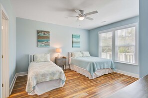 4 bedrooms, iron/ironing board, WiFi, bed sheets