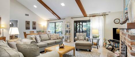 TV, DVD-spiller og bøker