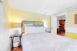 2 bedrooms, WiFi, bed sheets - Downtown Folly Beach home with free WiFi, washer/dryer, smart TV, & more (Folly Beach)