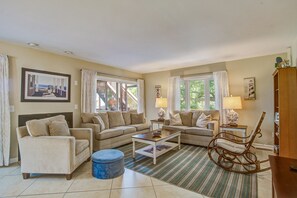 TV, offices - Restful beach home w/ large screen porch and open deck - easy walk to beach (Isle of Palms)