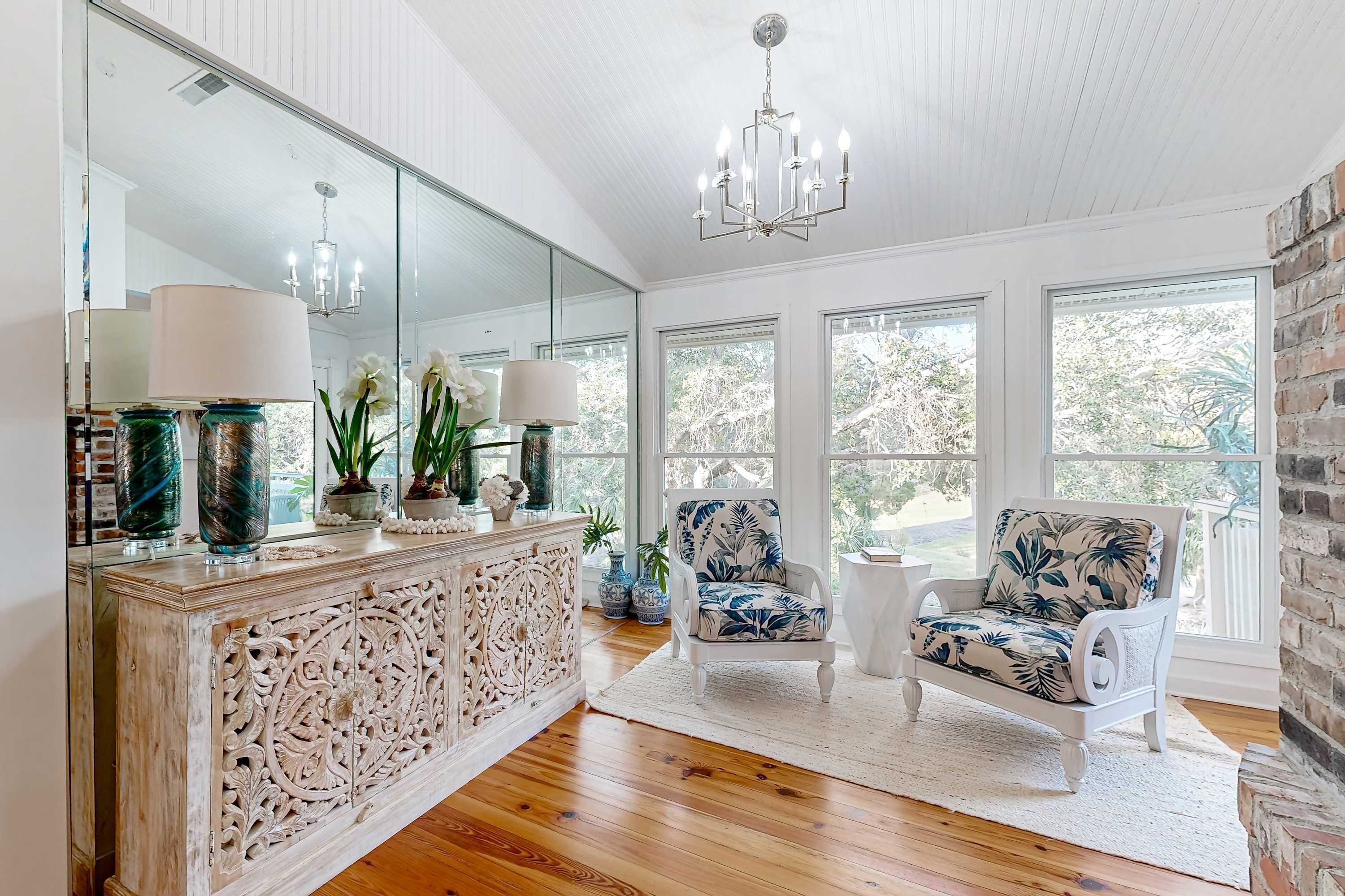 المنشأة من الداخل