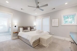 4 habitaciones, tabla de planchar con plancha, wifi y ropa de cama 