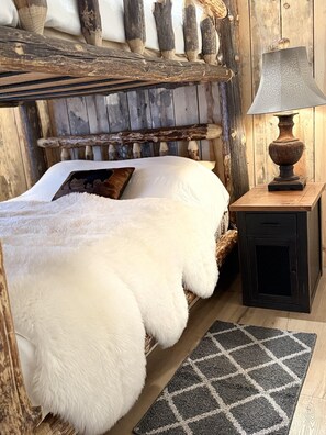 2 bedrooms, Internet, bed sheets