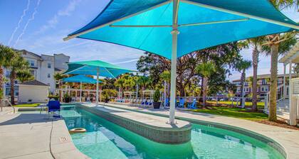 1BR Cottage Home in Pet Friendly Resort w/ Pool, hot tub & parks