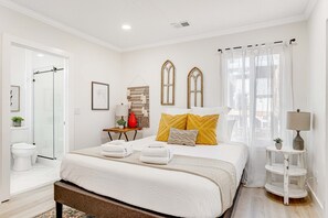 4 soverom, strykejern/-brett, wi-fi og sengetøy