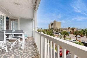 Outdoor dining - Second-level abode w/ ocean views, private balcony, shared pool (Folly Beach)