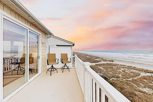 Dog-friendly penthouse with oceanfront balcony - steps to Folly Beach Pier